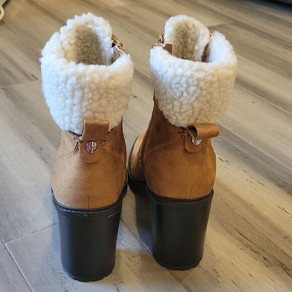 OUTFIT, jacket, boots  - Picture 4 of 6